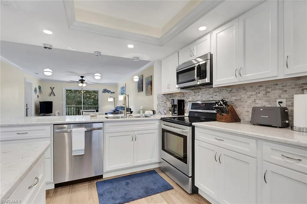 2 bed, 2.0 bath, 1064 sqft, $4,000 — Photo 3