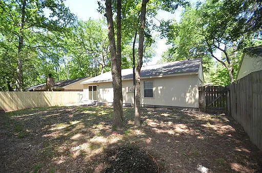 56 Fallshire Dr — Photo 11