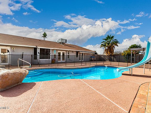 3rd image of 2 E MURIEL Drive