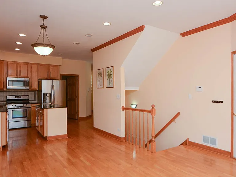1720 W Augusta Blvd #2 — Photo 8