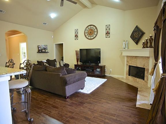 2nd image of 5750 Lori Ln