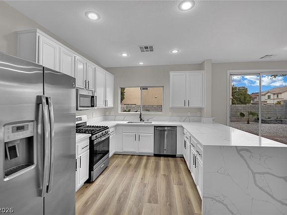 3rd image of 156 Rancho Maria St