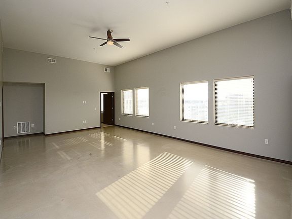4th image of 1501 Jackson St Unit 606