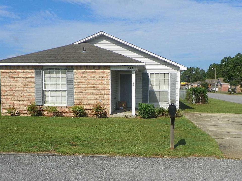 1st image of 401 Pine Crescent Way