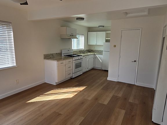 Living room/Kitchen