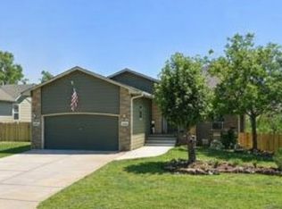 709 E Hedgewood St, Andover, KS 67002