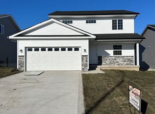 913 Knoll Dr, Norwalk, IA 50211