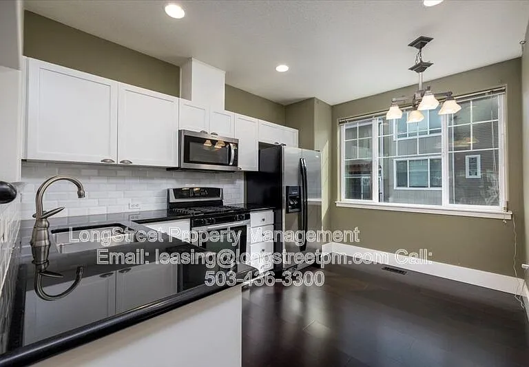 720 NW 118th Ave #103 — Photo 14