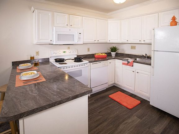 3rd image of 324 Michigan Ave #4835733