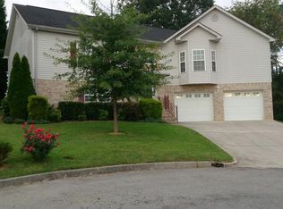 328 Stone Ct, Kingsport, TN 37664