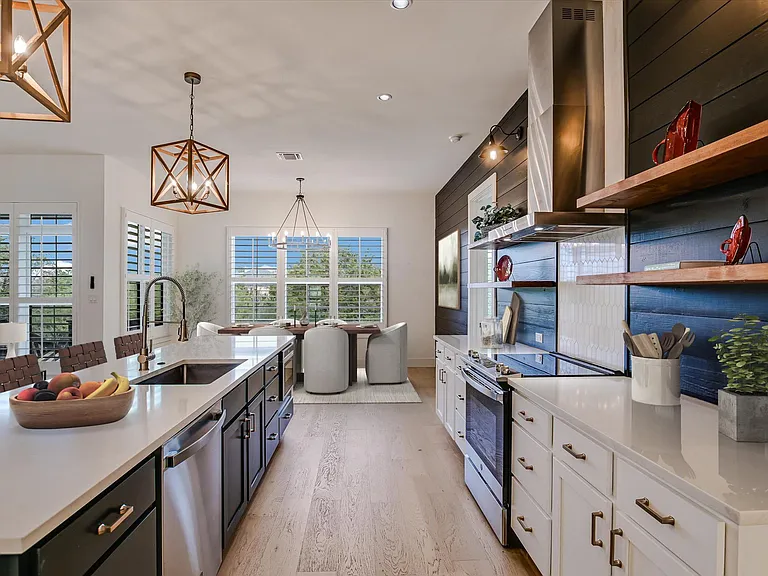 935 Wesley Ridge Dr — Photo 10