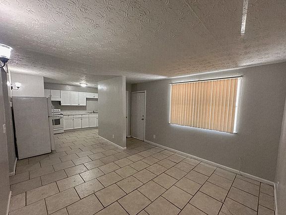 2nd image of 2862 W 1st St #3