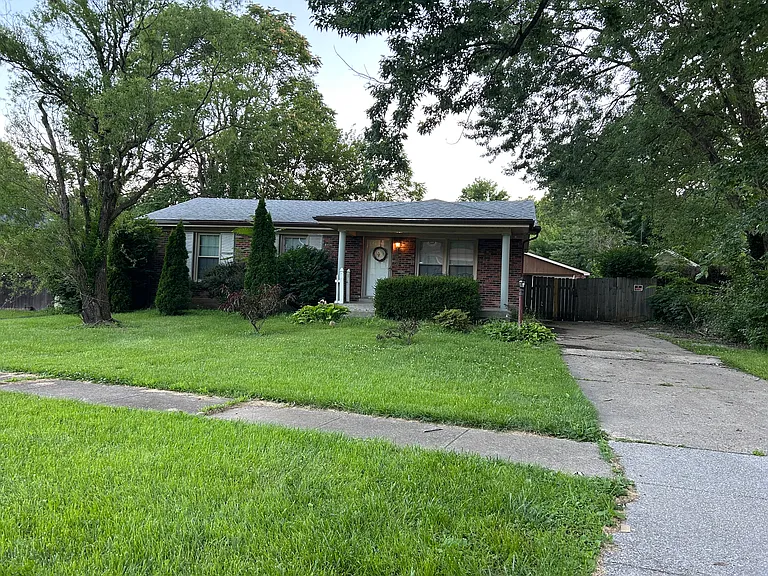 5902 Pageant Way — Photo 1