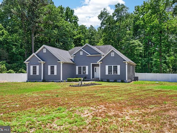 2nd image of 5487 Foxshire Dr