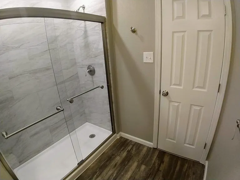 2402 Iowa Ave — Photo 10