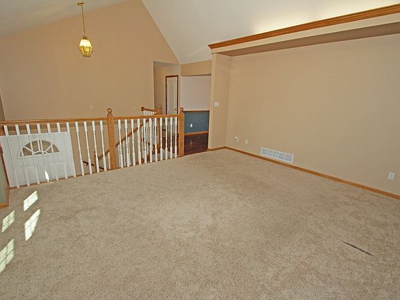 4th image of 721 Brookwood St