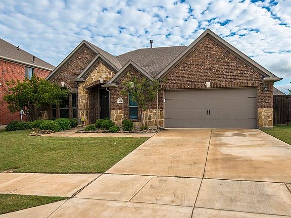 3rd image of 614 Carnaby Ct