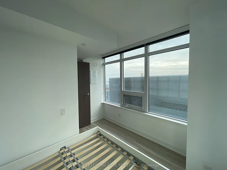 17 Bathurst St #1502 — Photo 16