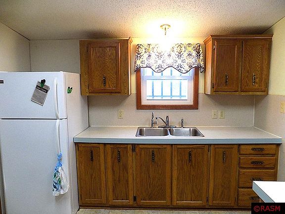 4th image of 502 Valley View Dr