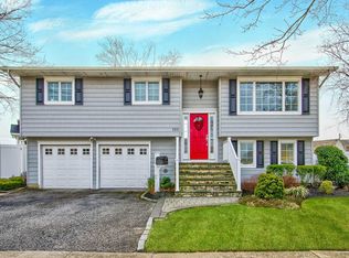 250 S Bay Dr, Massapequa, NY 11758