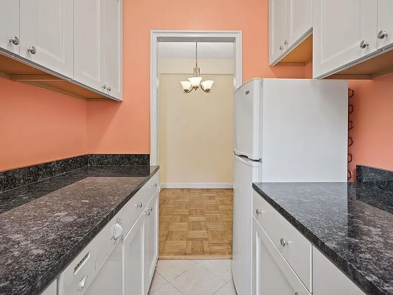 2515 K St NW #609 — Photo 30
