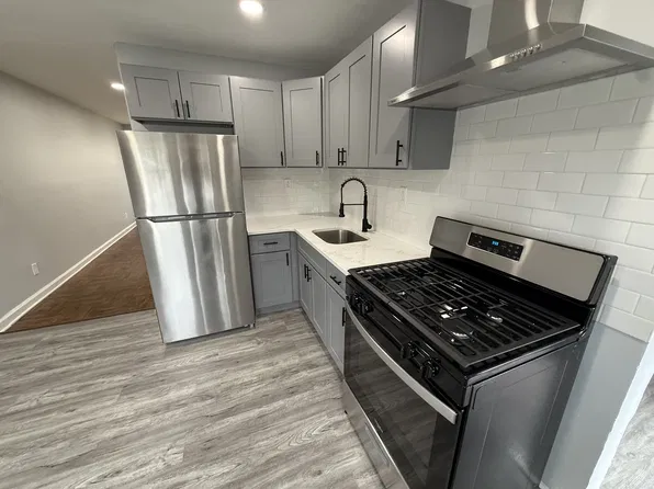 906 Alcyon Dr, Bellmawr, NJ 08031