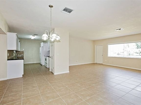 5th image of 1150 NE 203rd St