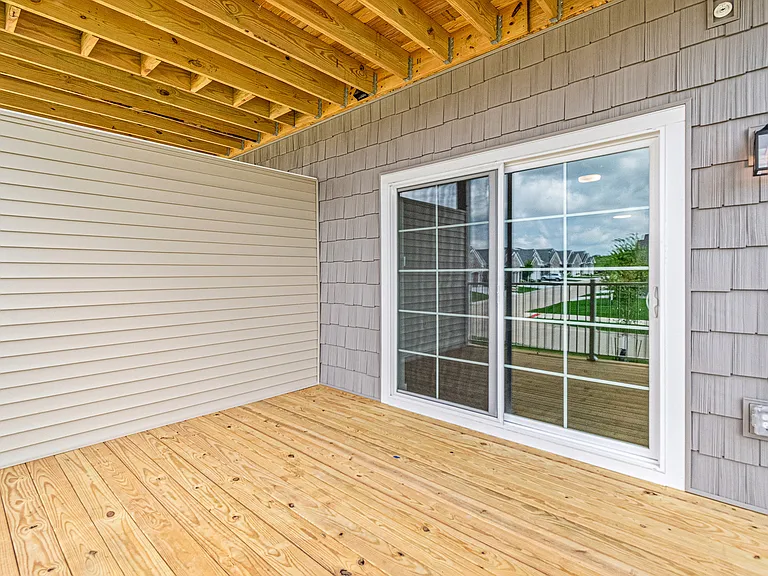 Spring Rose Cir — Photo 20