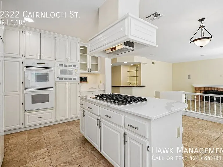 22322 Cairnloch St — Photo 32