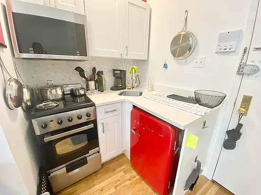 Rented by J PRESTON AND ASSOCIATES INC | media 7