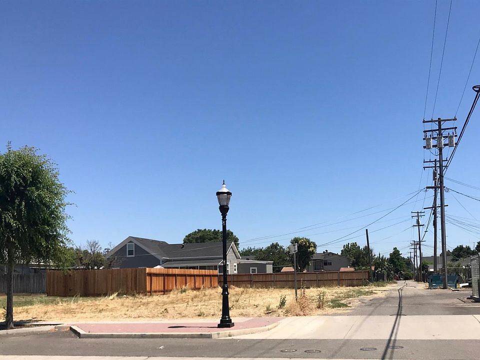 1st image of 12716 Bentley St