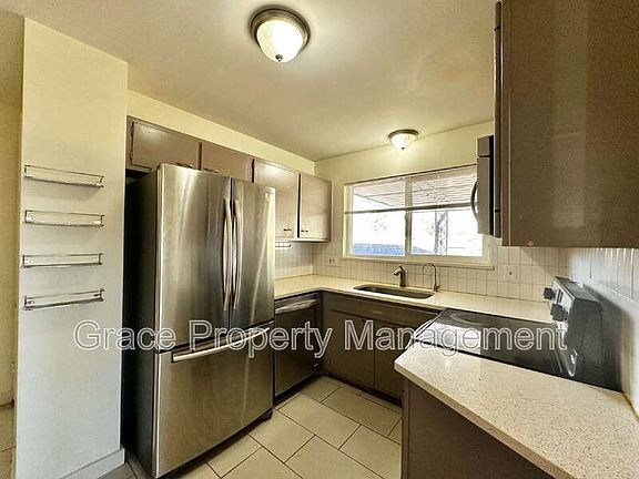 5th image of 1570 N Tamarac St Unit A
