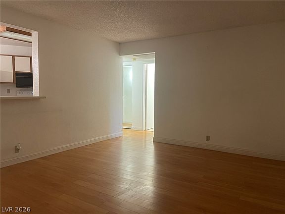 5th image of 5101 Pioneer Ave APT 203