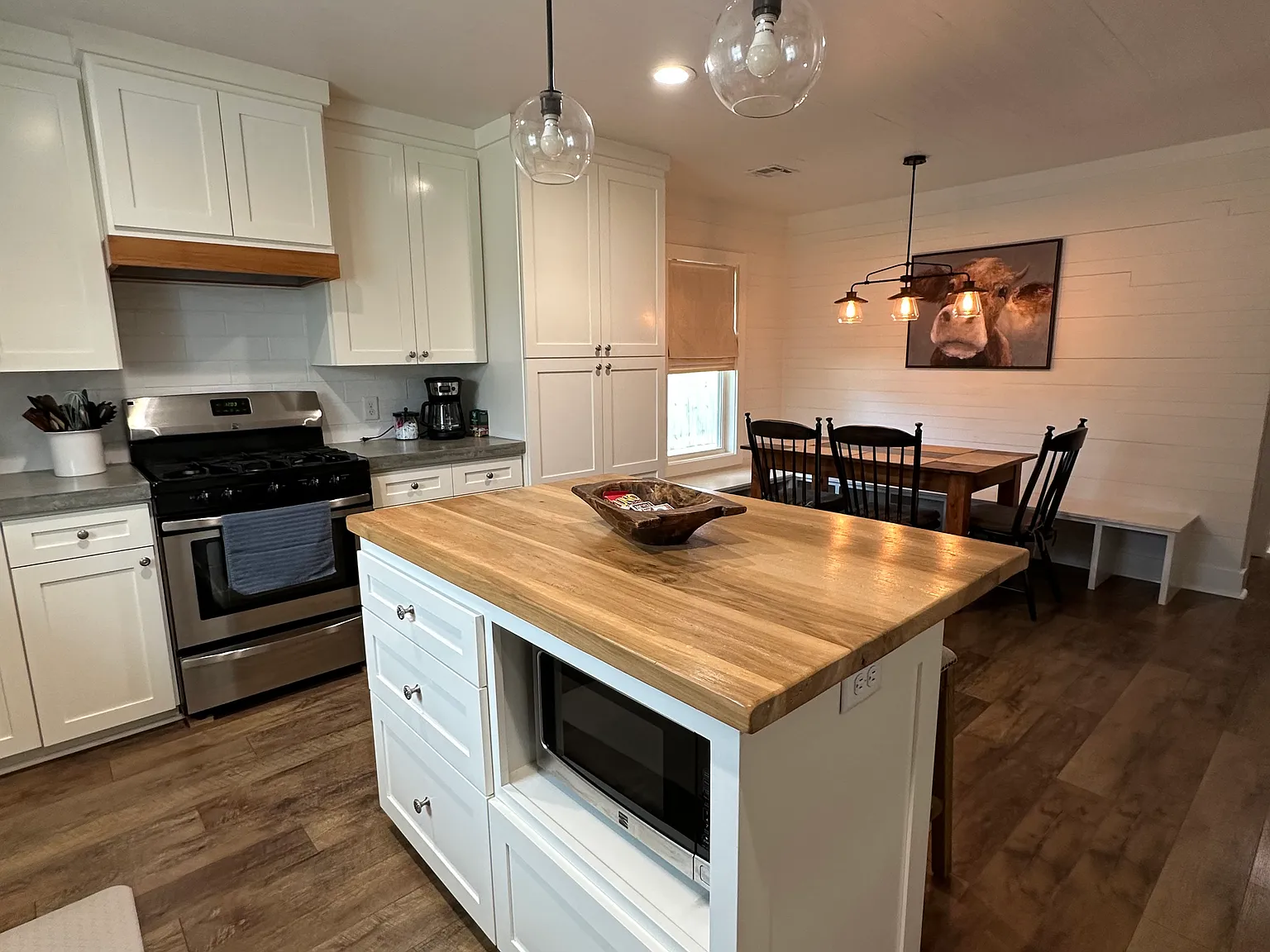 2 bed, 1180 sqft, $1,700 — Photo 2
