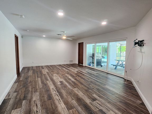 3rd image of 5930 Spanish Oaks Ln