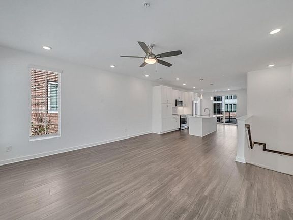 4th image of 185 Devore Rd #601