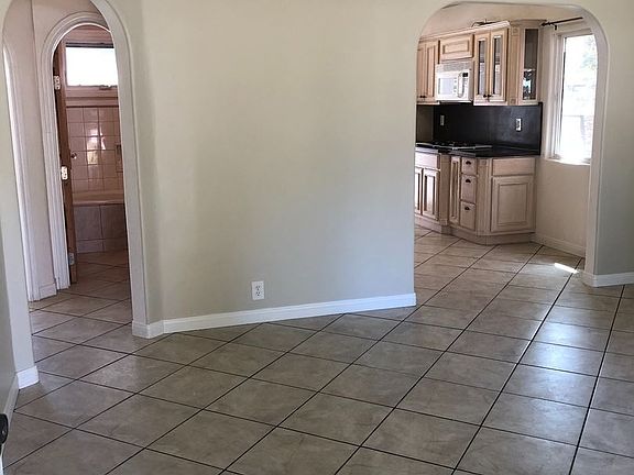 4th image of 12504 Floral Dr
