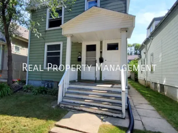 3208 N Newhall St, Milwaukee, WI
