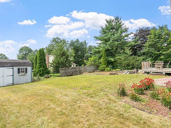 5th image of 42 Pierce Farm Rd