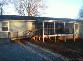 23 Hunt St, Travelers Rest, SC 29690