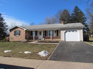 330 S 10th St, Quakertown, PA 18951