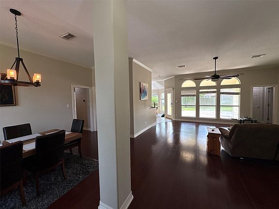 4th image of 308 Williamsburg Ave