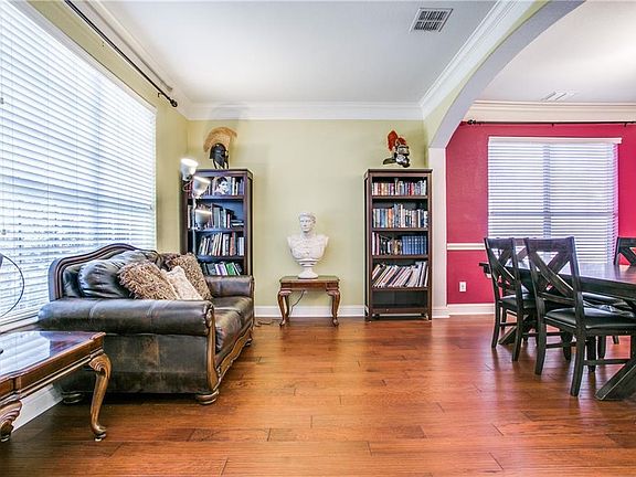 3rd image of 3558 Lincoln Dr