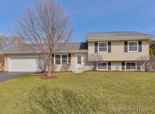 1329 Wilshire Dr, Naperville, IL