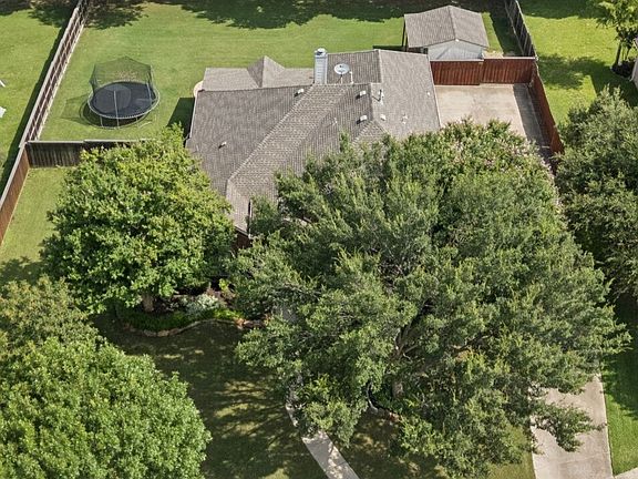 3rd image of 403 Pleasant Run