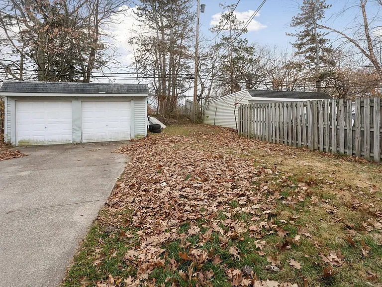 9504 S Highland Ave — Photo 26