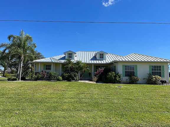 4th image of 943 Rotonda Cir