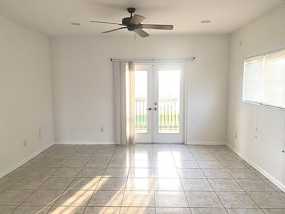 5th image of 2935 NE 7th St APT 116