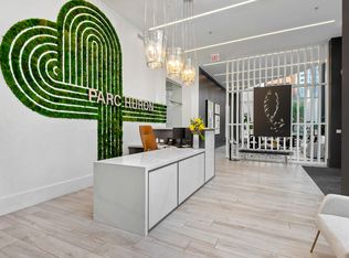 Parc Huron, Chicago, IL 60654