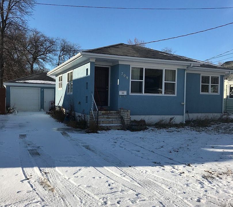 2nd image of 709 7th St NW